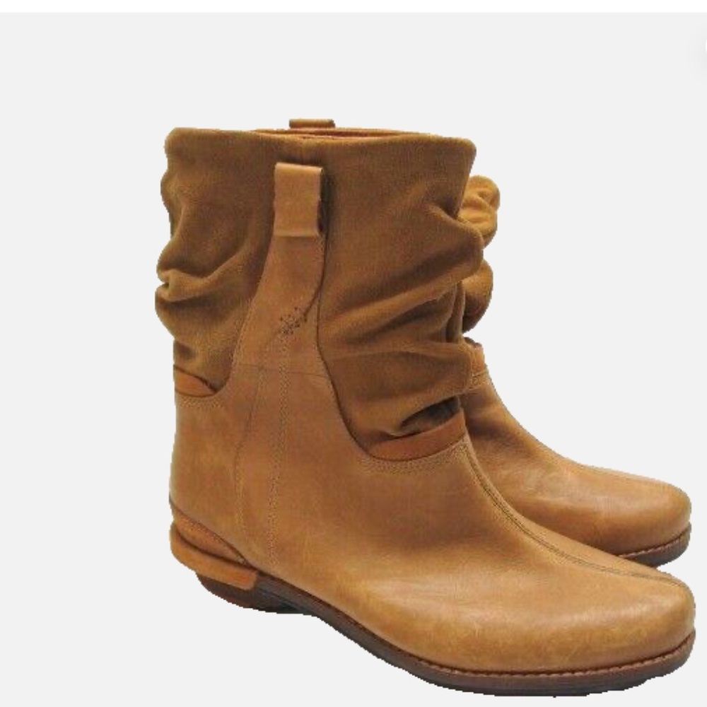 Patagonia Addie Gold/ Tan Leather Slouchy Pull On Bootie Cowboy boots, Size 7.5